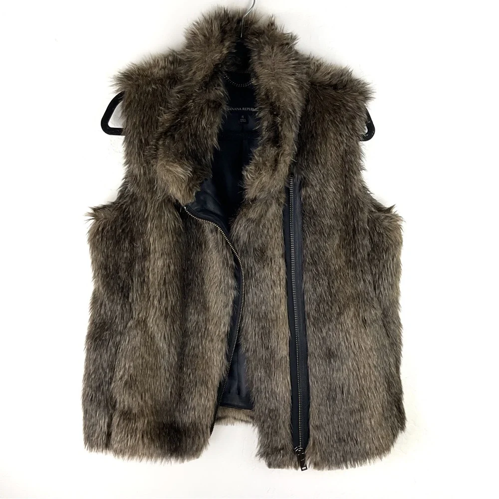 Banana Republic Faux Fur Vest with Asymmetrical Zipper Size S - Picture 2 of 8